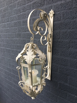 Lantern with wall bracket made of wrought iron, Old-White patina, really great looking!!!